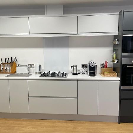 Fabulous One Bedroom Apartment In Ripon City Centre ภายนอก รูปภาพ