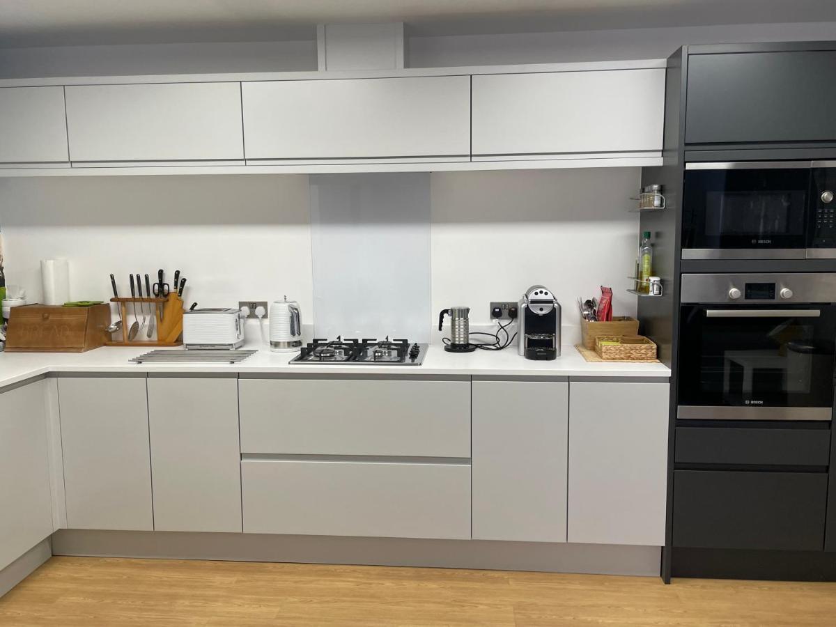 Fabulous One Bedroom Apartment In Ripon City Centre ภายนอก รูปภาพ