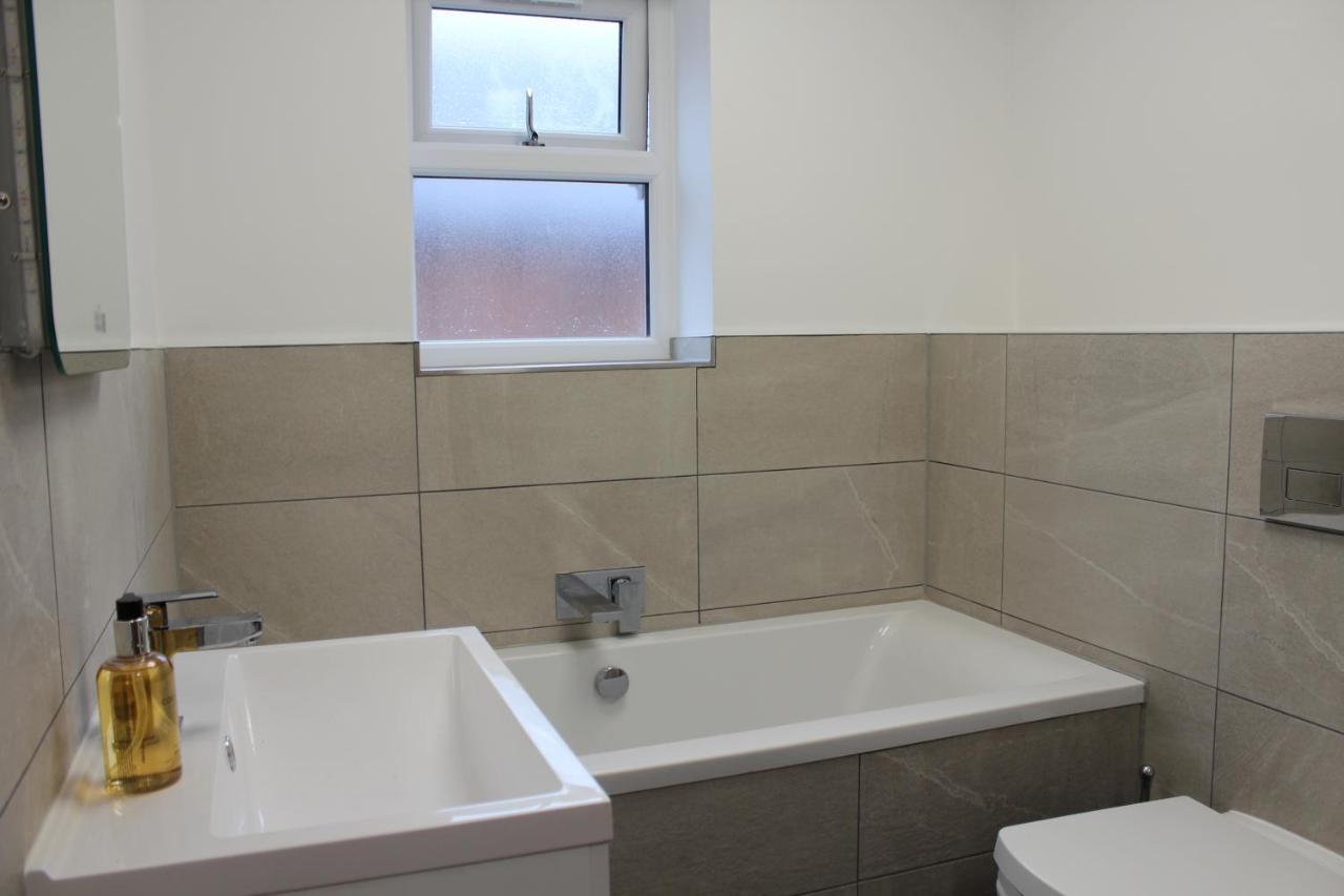 Fabulous One Bedroom Apartment In Ripon City Centre ภายนอก รูปภาพ