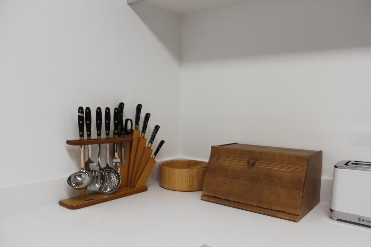 Fabulous One Bedroom Apartment In Ripon City Centre ภายนอก รูปภาพ
