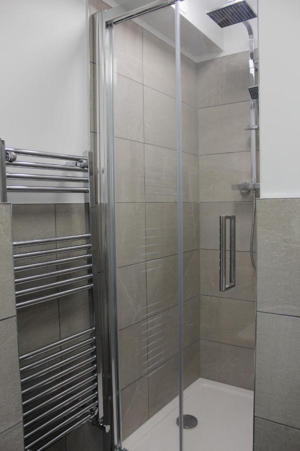 Fabulous One Bedroom Apartment In Ripon City Centre ภายนอก รูปภาพ